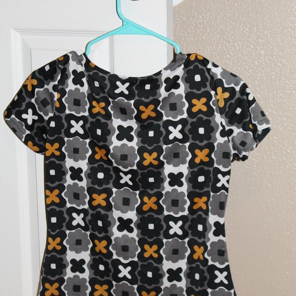 Cute Patterned Top - Picture 2 of 2